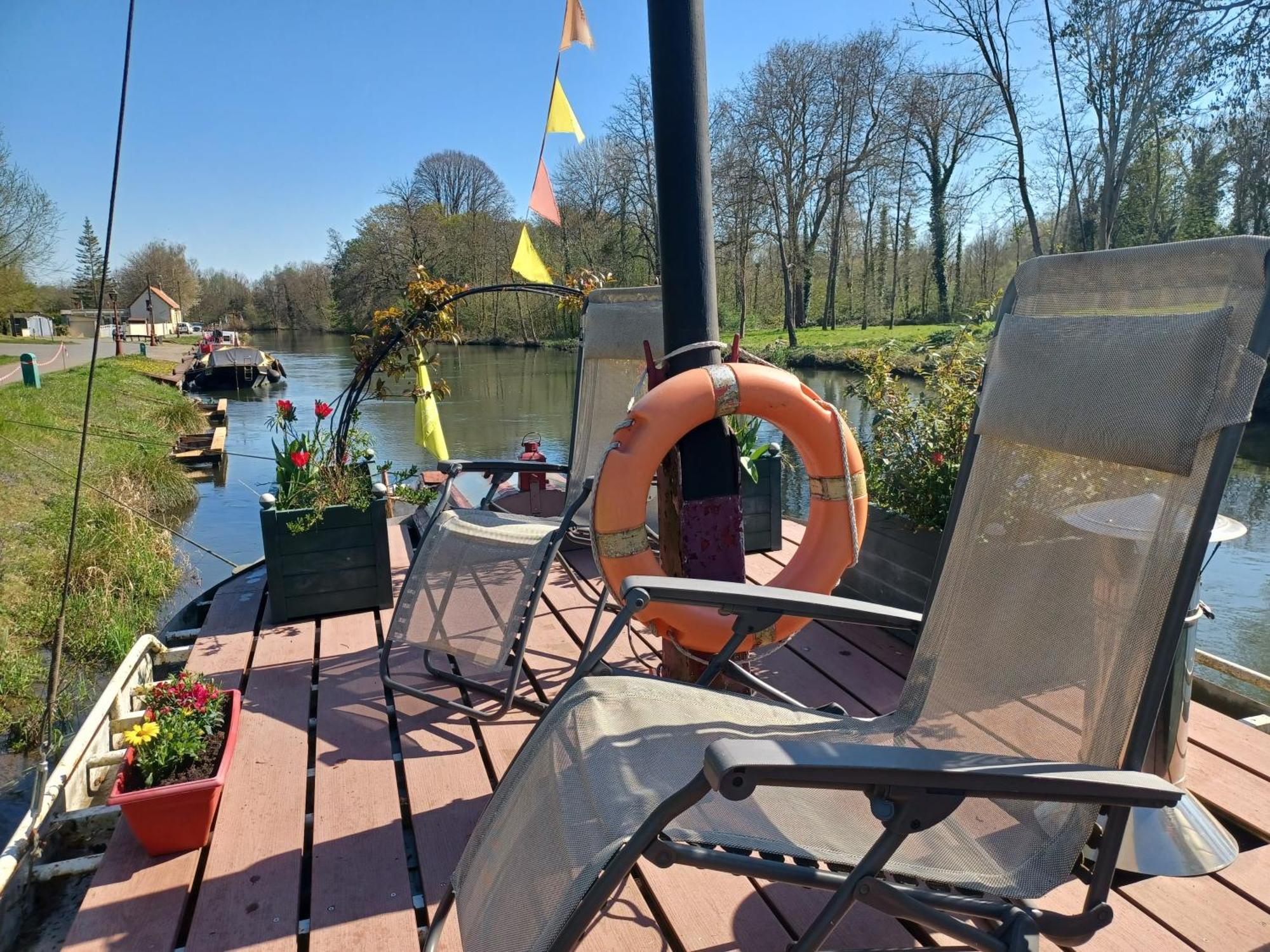 Sur La Somme A Bord De La Peniche Arche De Noe Hotel Pont-Remy Ngoại thất bức ảnh